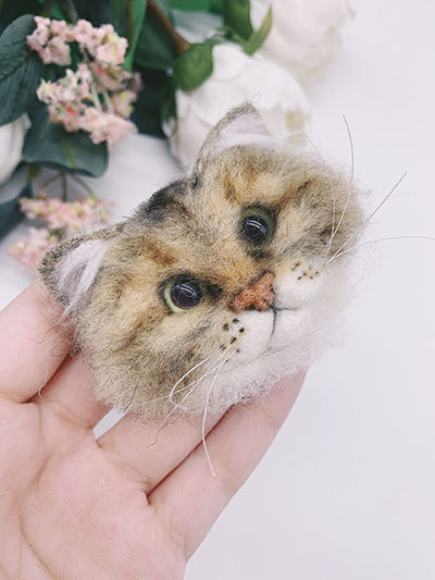 Big brooch with your cat